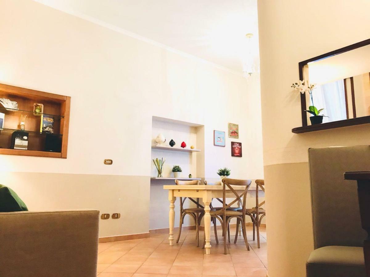 A Due Passi Temporary Apartment Trani Exterior photo
