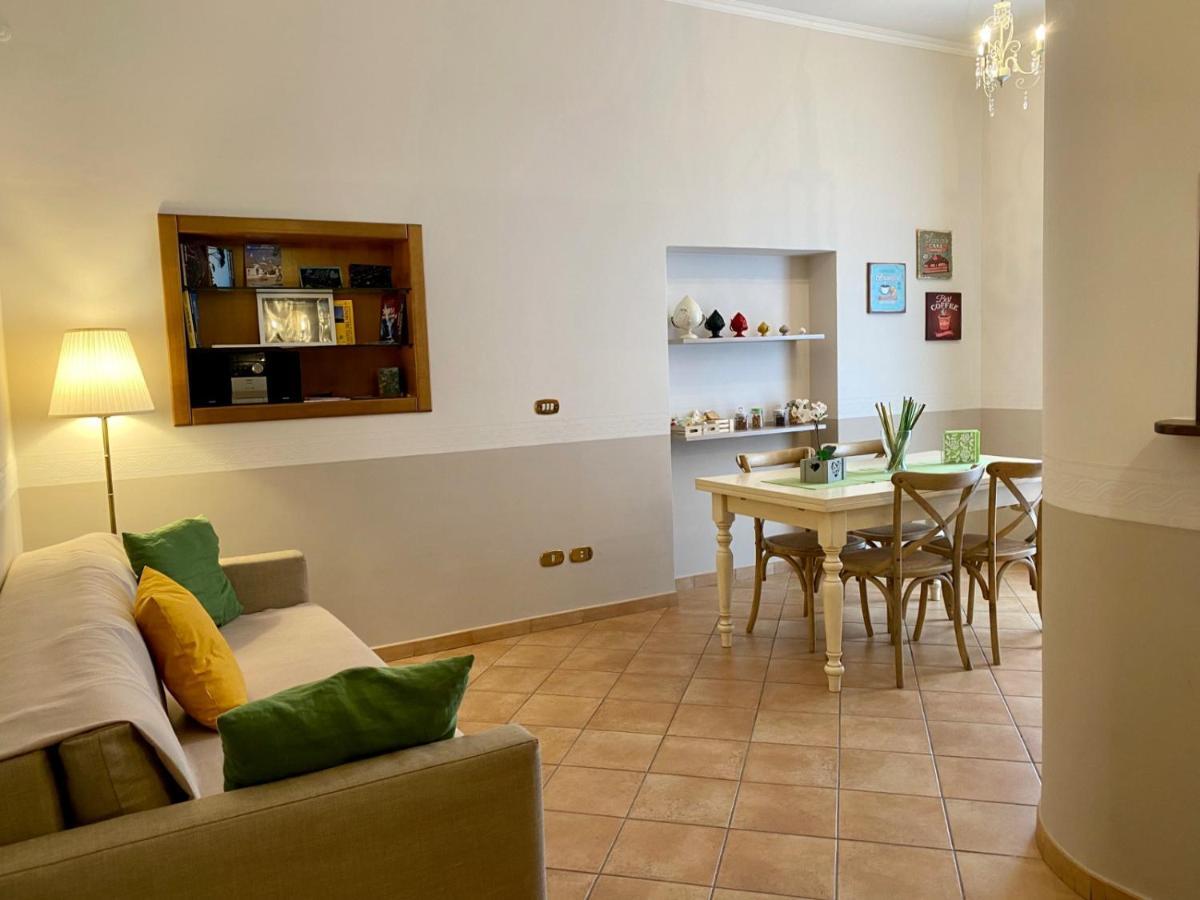 A Due Passi Temporary Apartment Trani Exterior photo