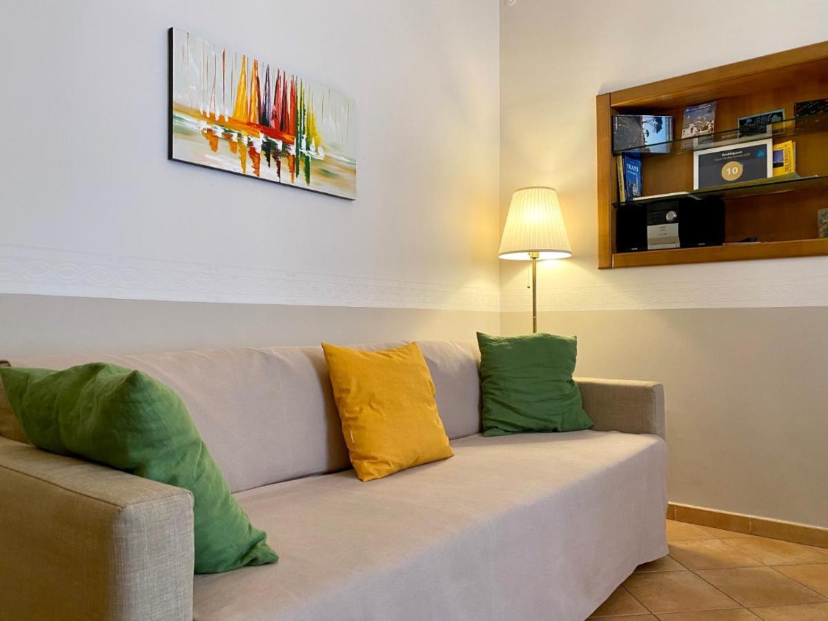 A Due Passi Temporary Apartment Trani Exterior photo